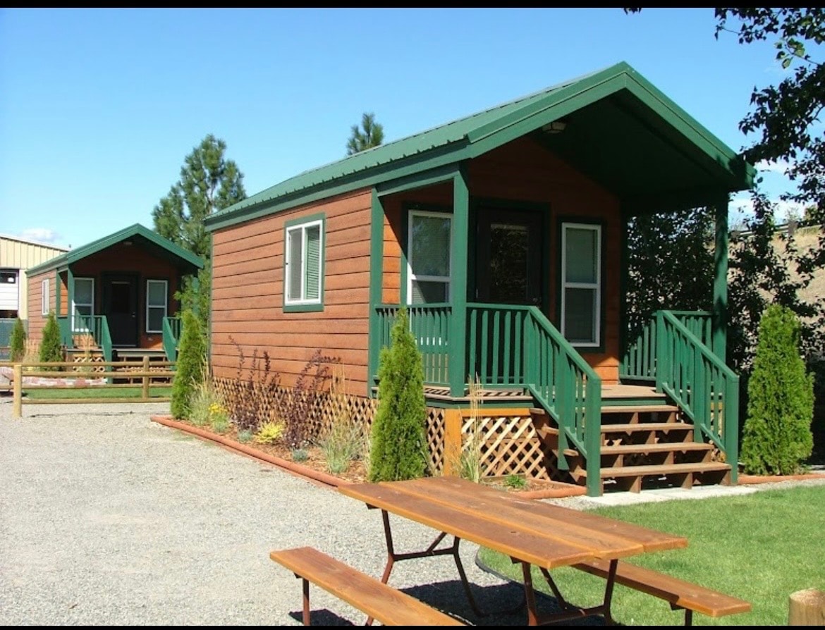 Deluxe Cabins