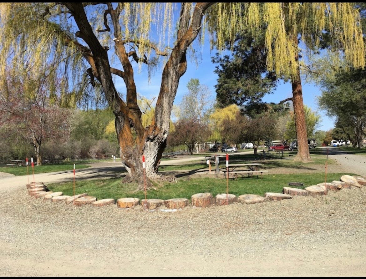 Party pavilion and outdoor kitchen at Ellensburg Camp Resort